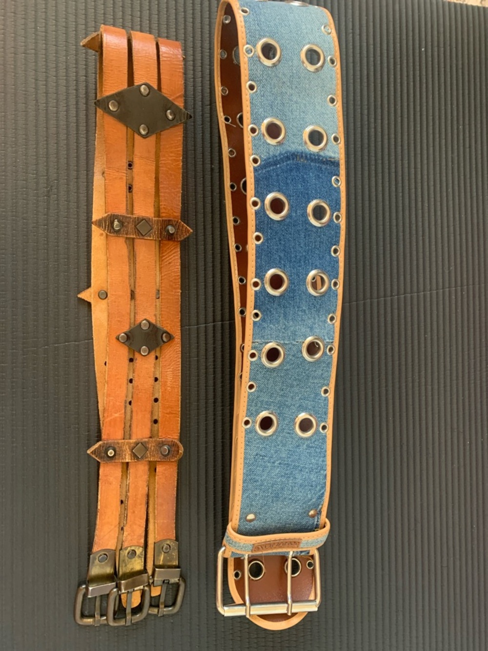 2 vintage wide woman's Belts size M - Picture 5 of 7
